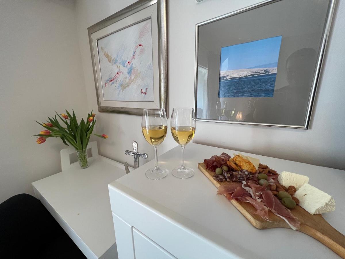 Studio Apartment Marina Mel Novi Vinodolski Kültér fotó
