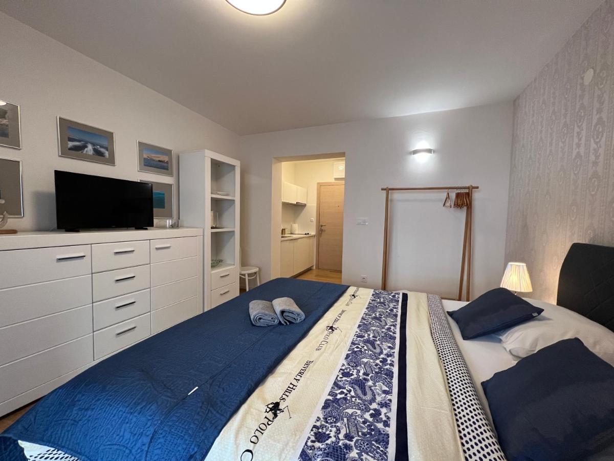 Studio Apartment Marina Mel Novi Vinodolski Kültér fotó